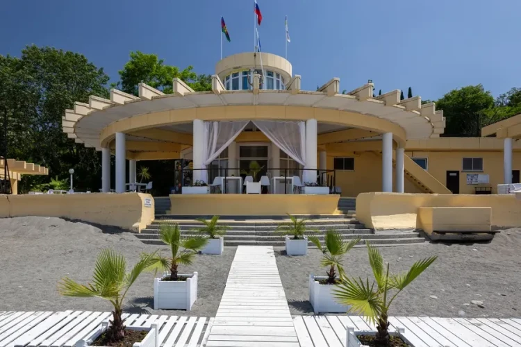 Пляж AZIMUT Здоровье Ивушка Сочи